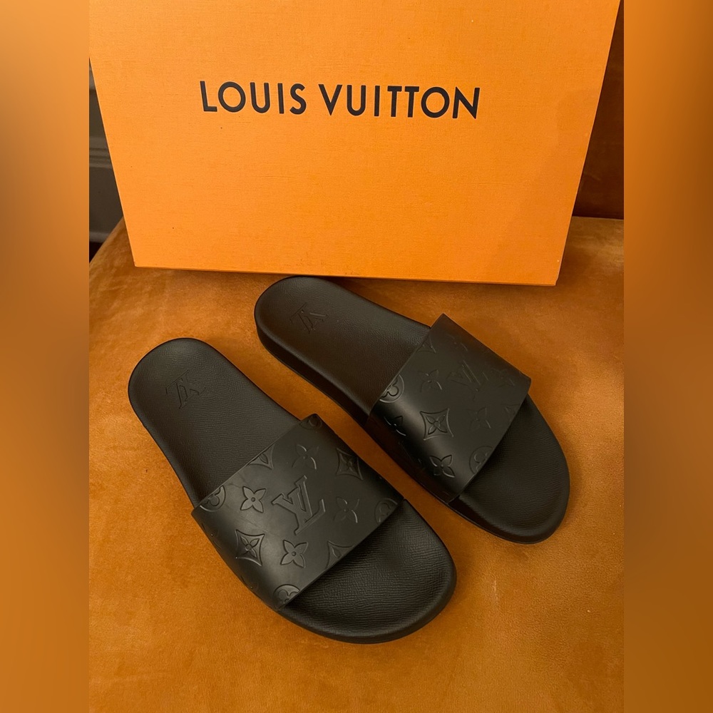 SOLD NWT Authentic Louis Vuitton Waterfront Slides